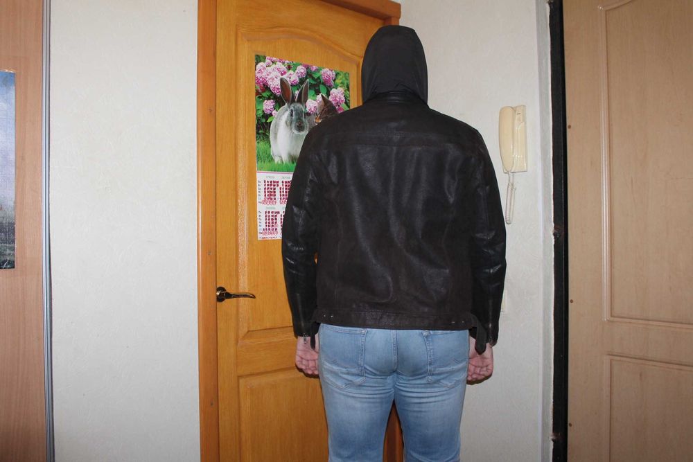 Кожаная мужская куртка бомбер  Angelo Litrico. Размер S.