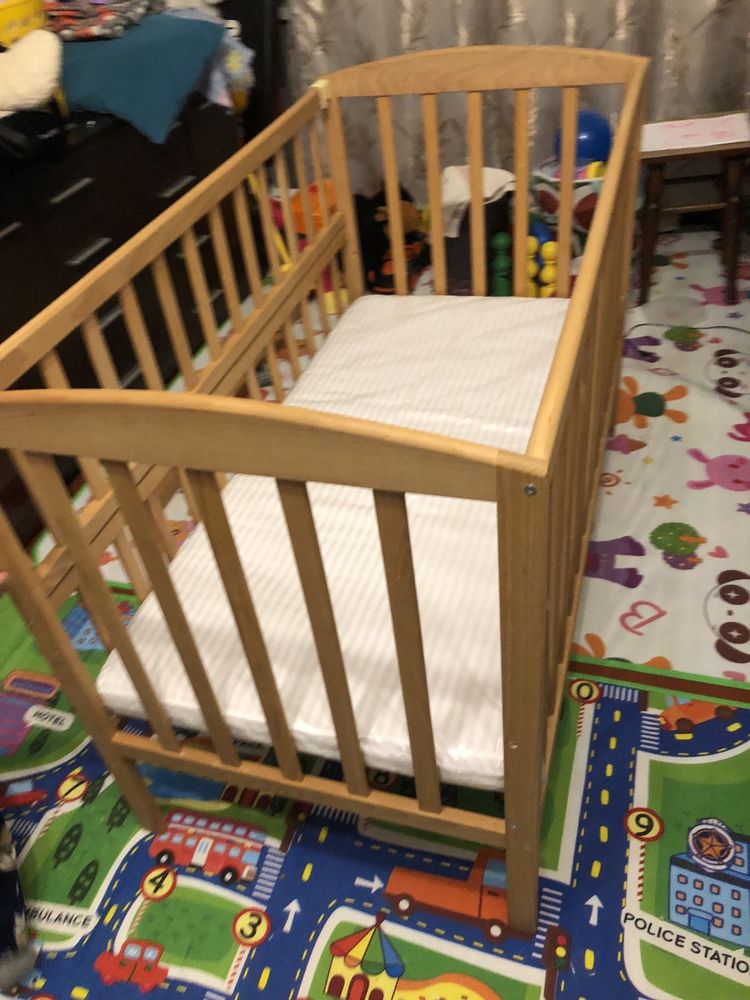 Ліжечко дитяче з маятником, кроватка для немовля