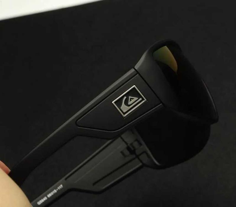 Óculos de sol Quiksilver preto sólido - NOVOS