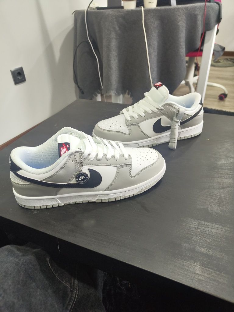 Nike Dunk Low Reverse Panda Grey