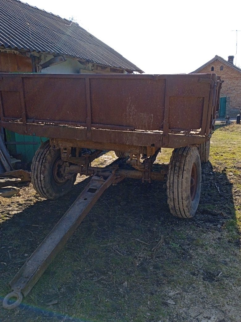 Продам тракторний прицеп 2 птс4