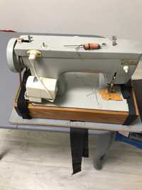 Продам швейную электрическую машинку Чайка-132М