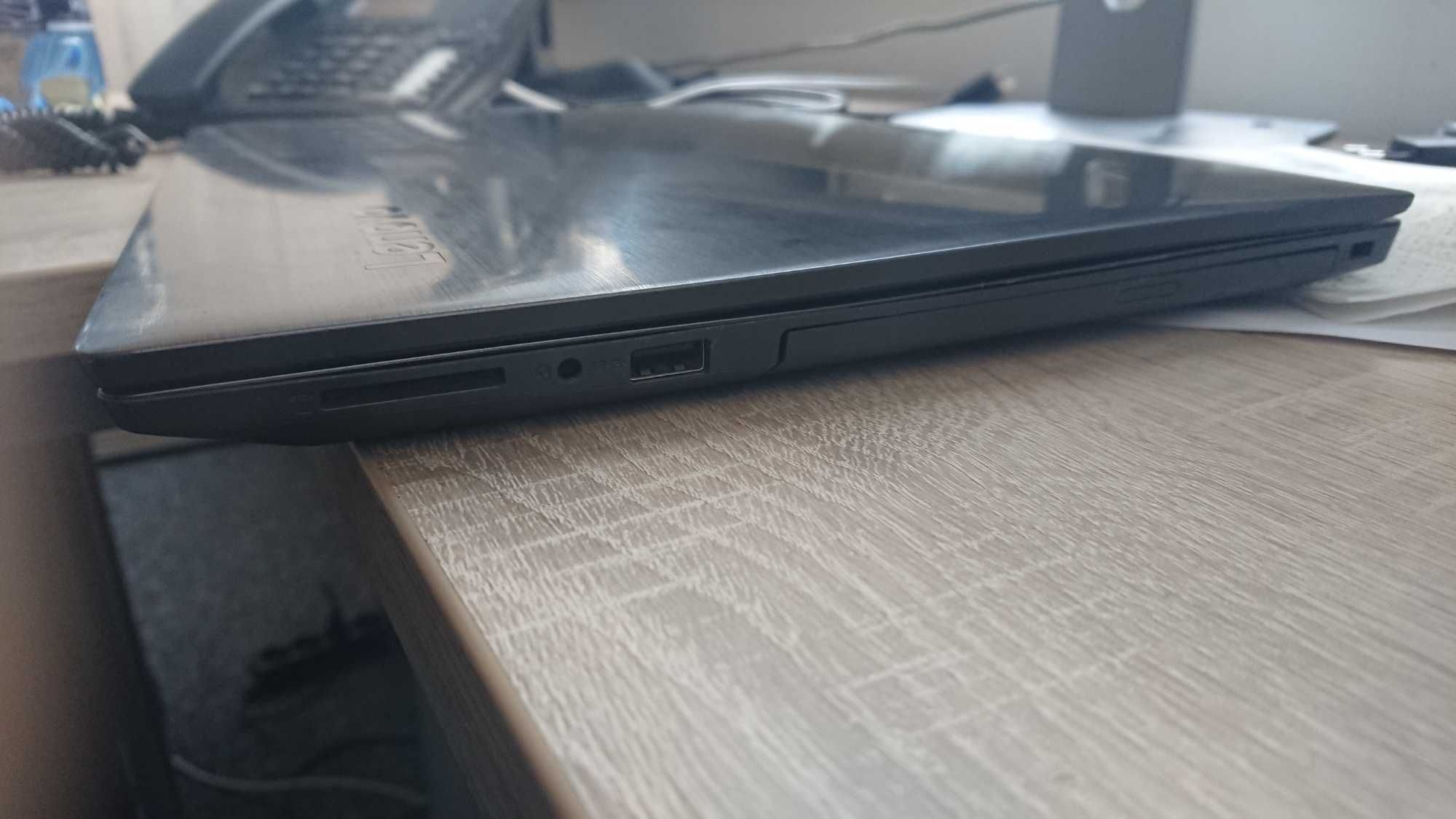 lenovo v330-15ikb  i7 8gen   ddr4 12GB / ssd 256 GB