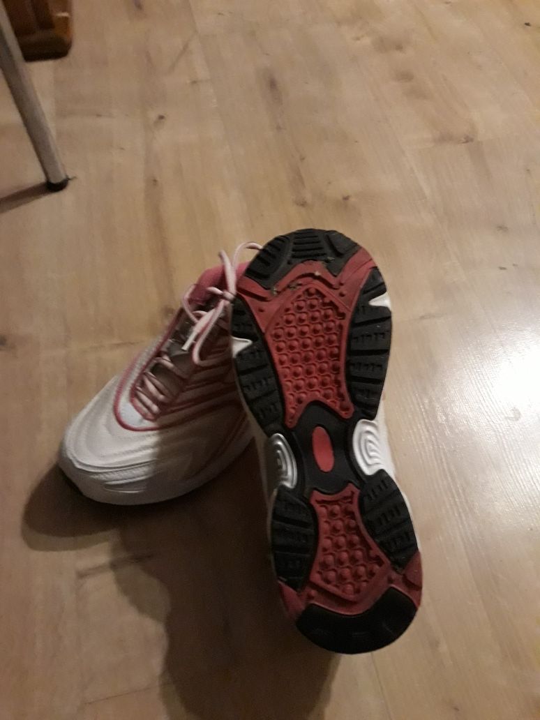 Buty  sportowe 39