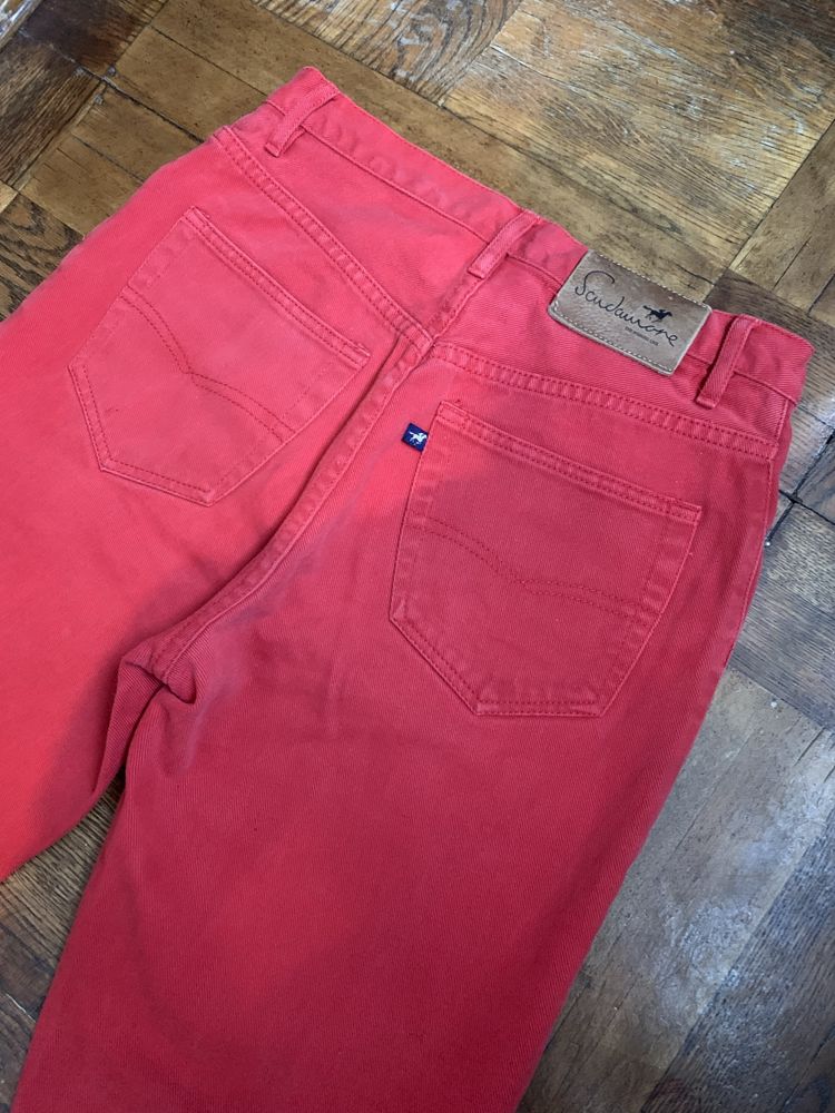 джинсы красные