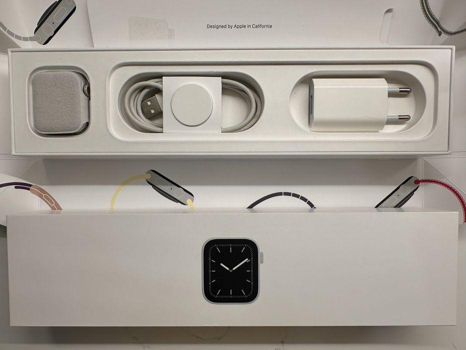 Apple Watch series 5 silver 40mm com carregador original