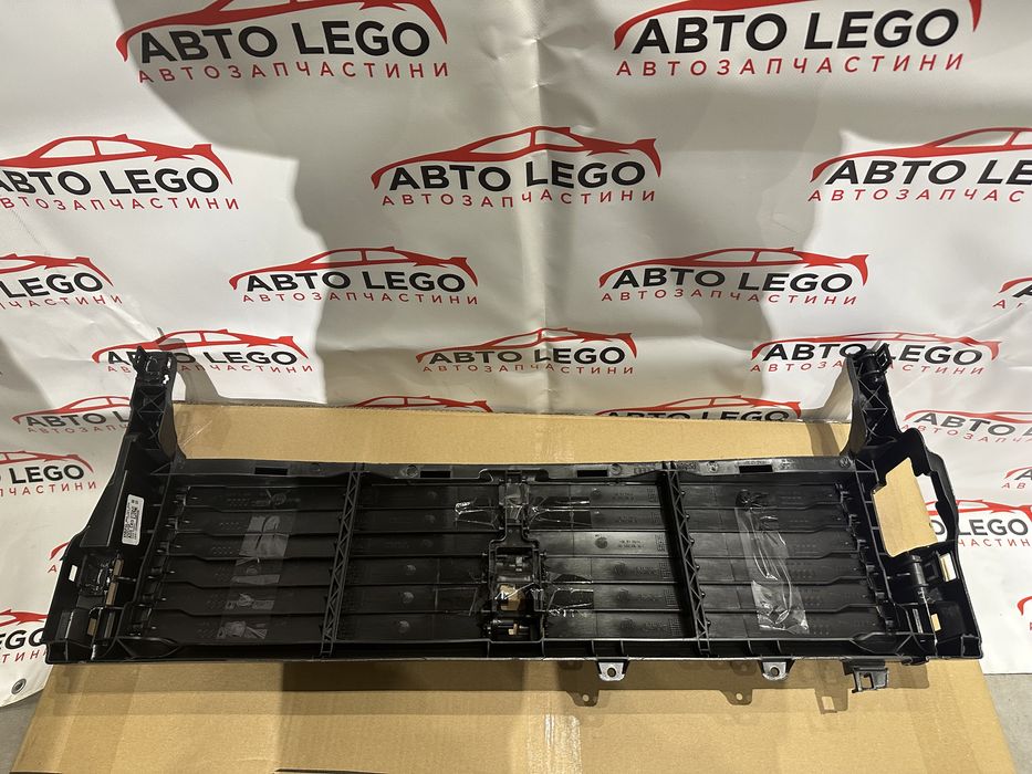 Підсилювач бампера усіліть Audi Q7 2016-2023 4M0