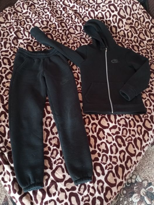 Теплый костюм для девочки