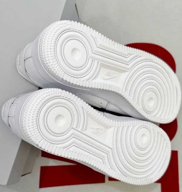 Uniseks/Trampki/Damskie/Nike Air Force 1 Low '07 White R.44
