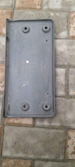 Рамка під номерний знак