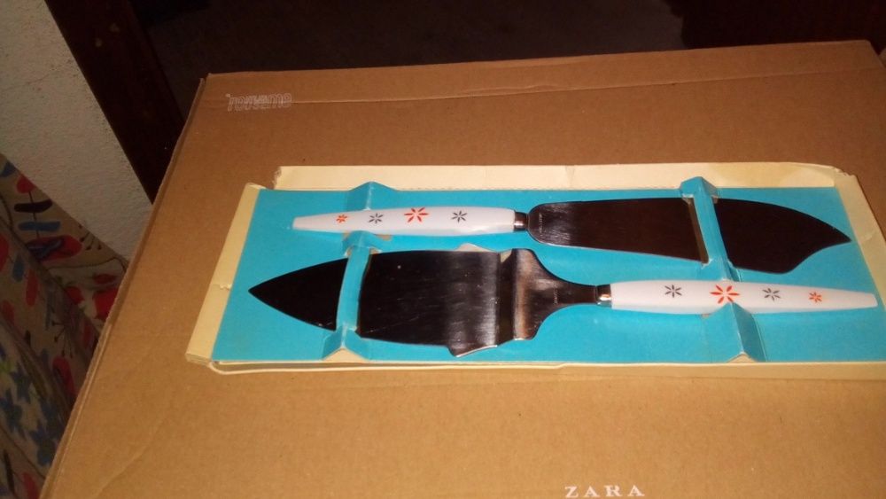 Espátulas para bolos com colheres de sobremesa inox