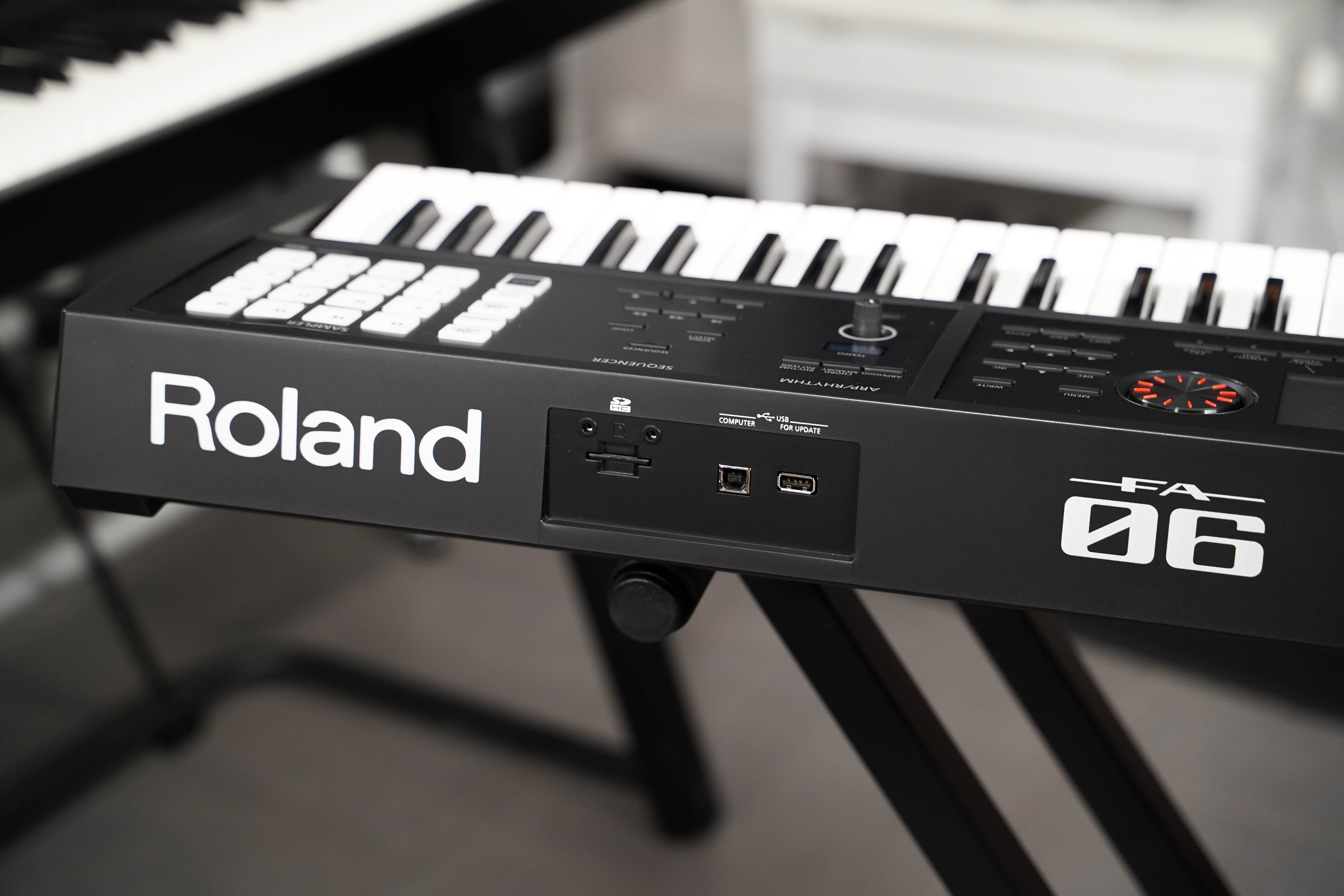 ROLAND FA06 V2 Syntezator 2000 brzmień