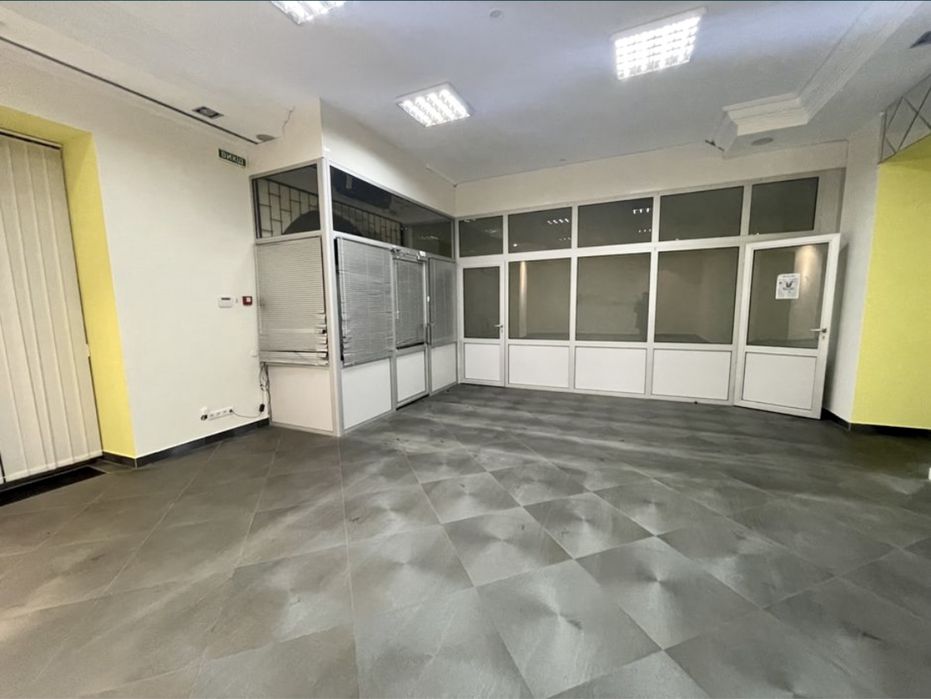 Аренда центр  ул Алчевских магазин , банк , почта , и .д Без комисии