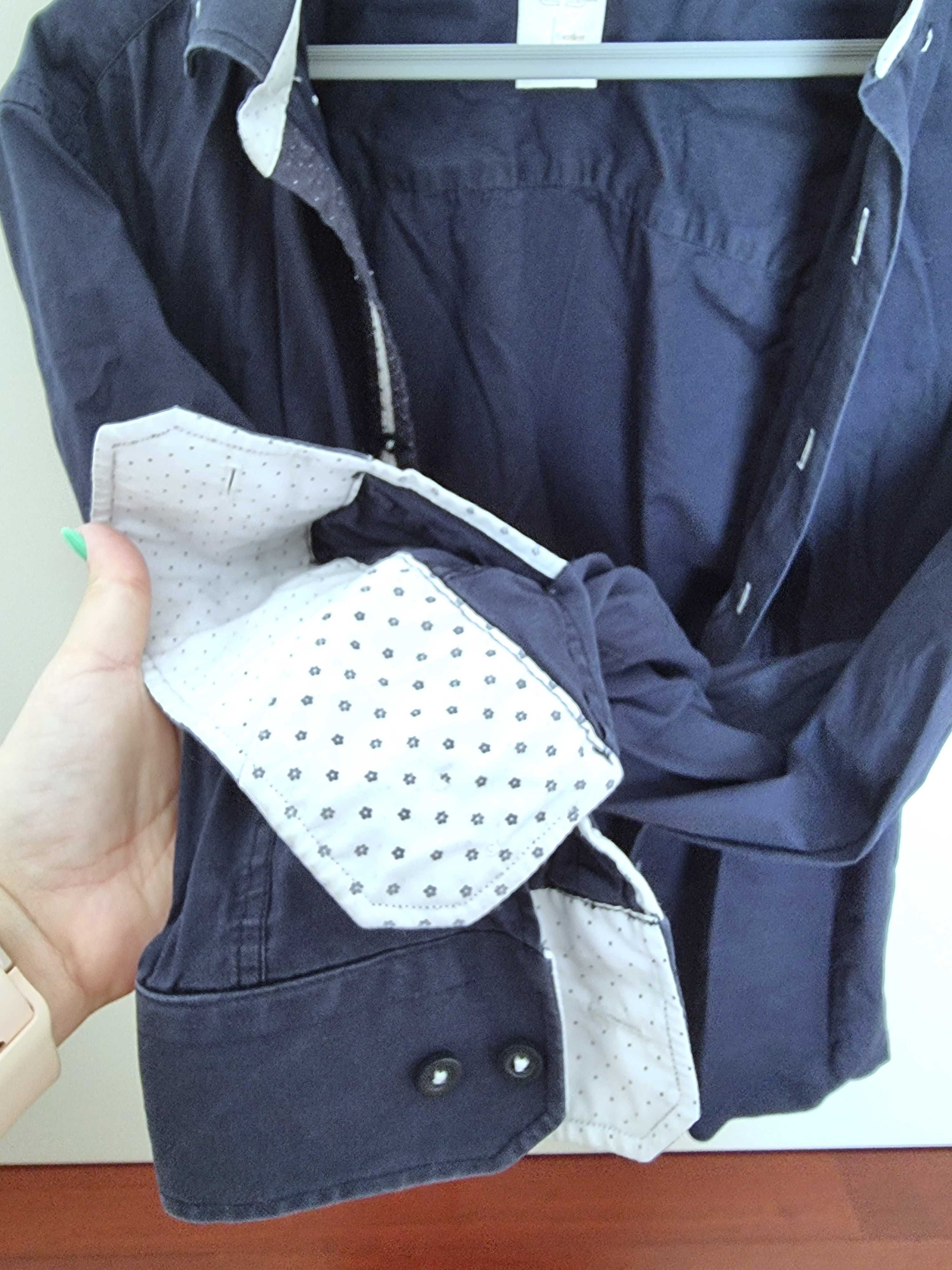 Camisa azul escura com detalhes com padrão Carlos Cordoba, 42 16 1/2