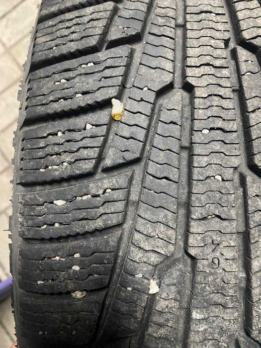 Зимова гума 215/60 r17 Nokian