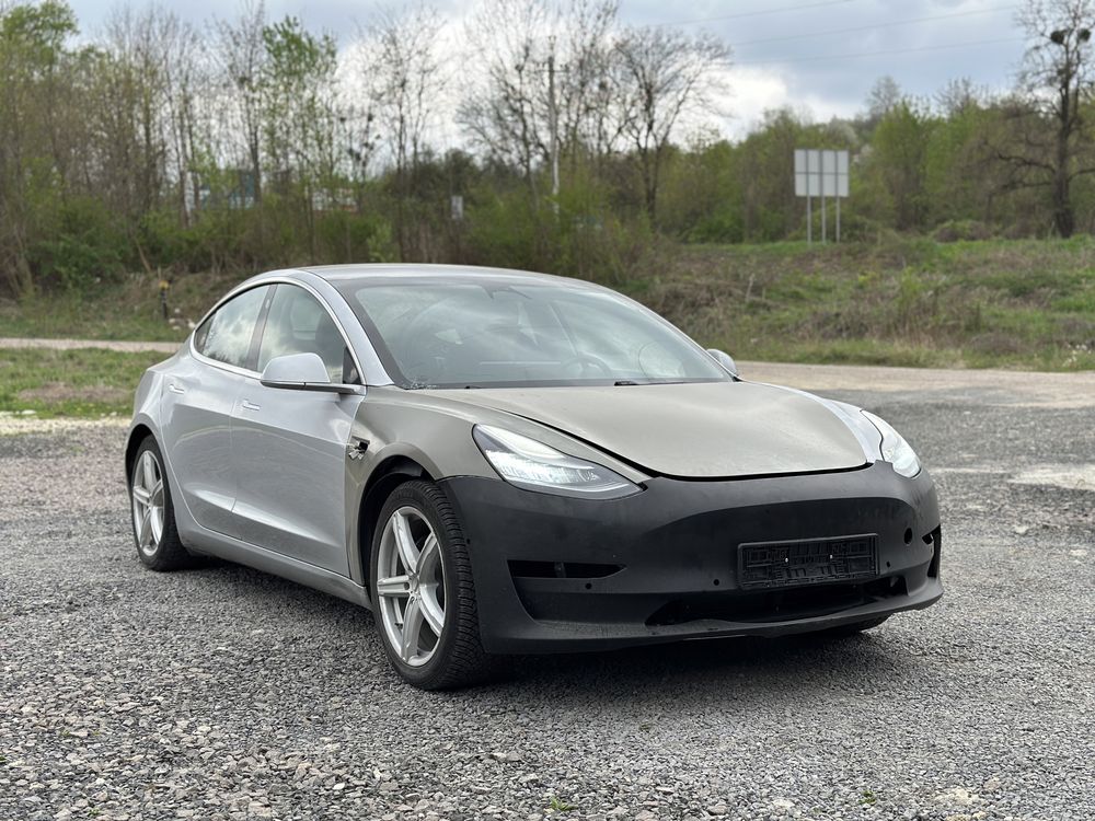 Розбірка Tesla Model 3