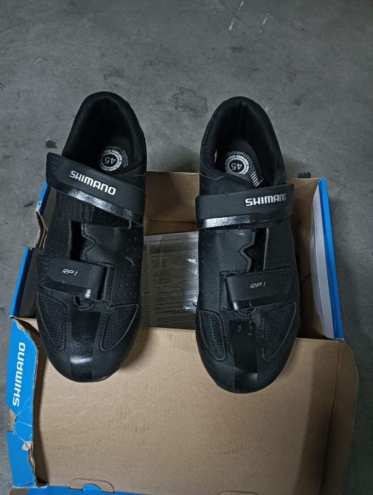 Sapatos de bicicleta de estrada