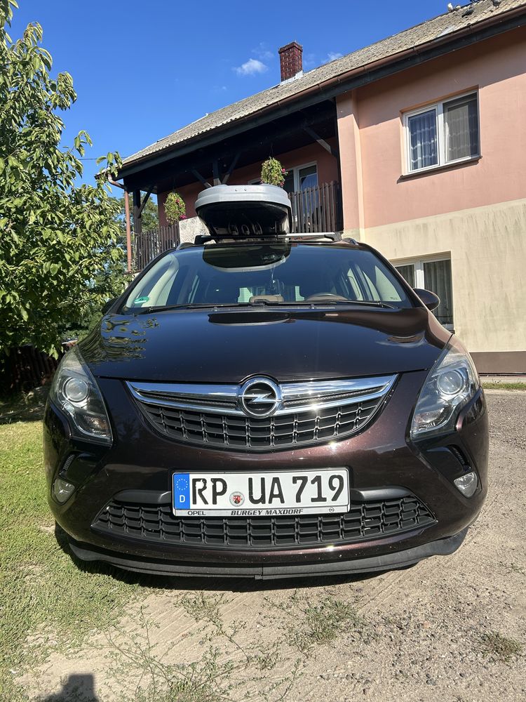 Opel zafira tourer 2014 1.4 benzyna + LPG