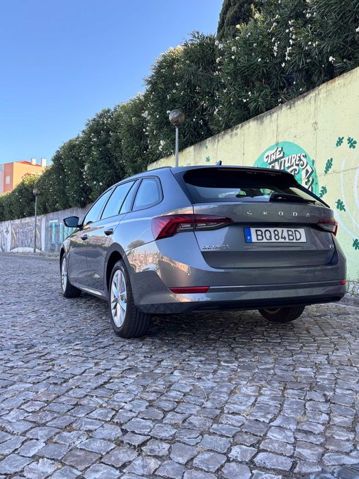 Skoda Octavia 1.4 TSi iV Ambition DSG - IVA dedutível - 37 500km