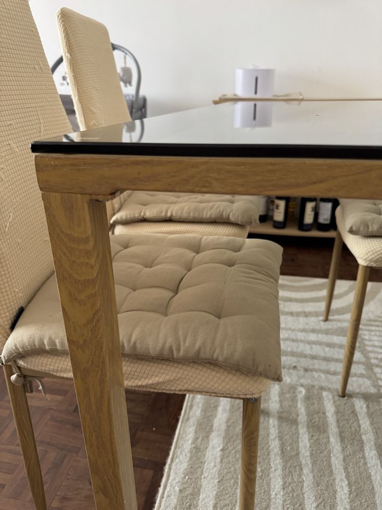 Mesa com tampo de vidro temperado 120x70cm