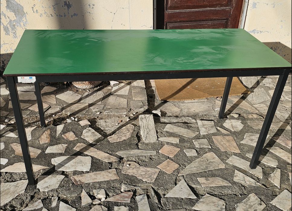 Mesa, secretária escolar