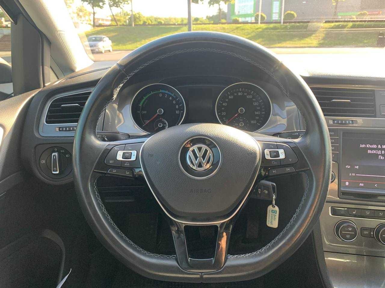 Авто Volkswagen e-Golf 2014р. 24кВт, електро, (перший внесок від 20%)