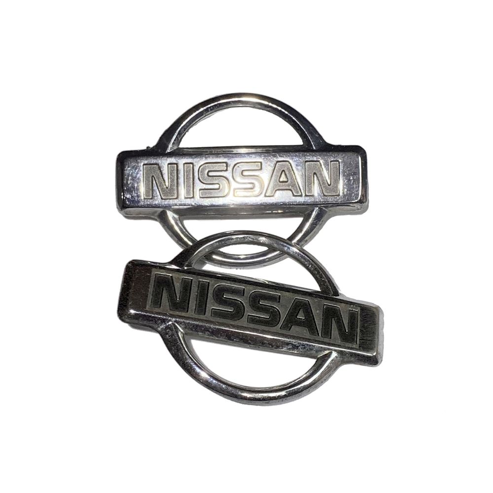 Emblemat znaczek logo Nissan Micra