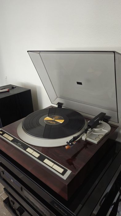 Gira discos Denon DP-37F