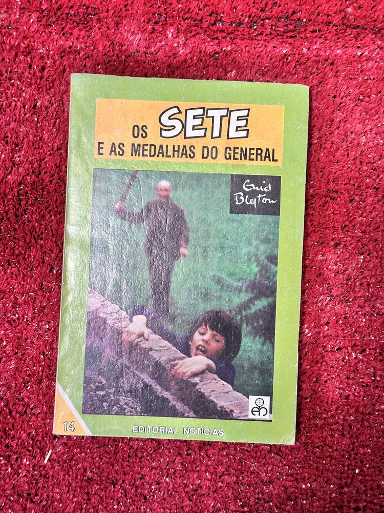 4 livros titulos variados