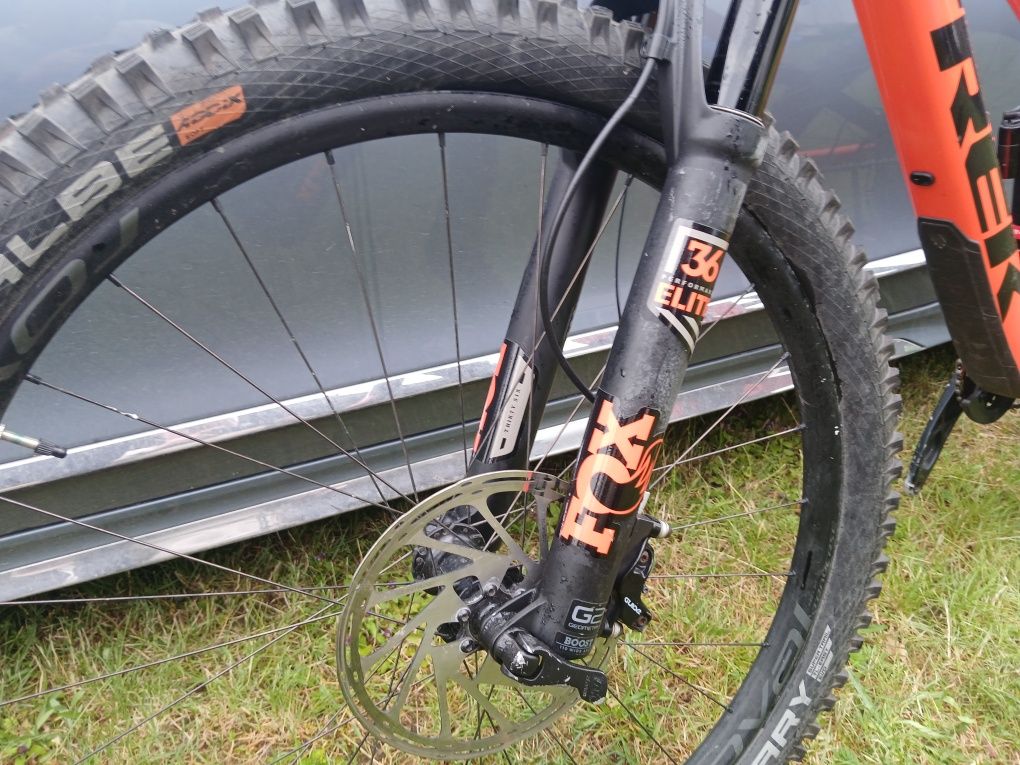 Rower wyczynowy Trek Slash 9.8 carbon