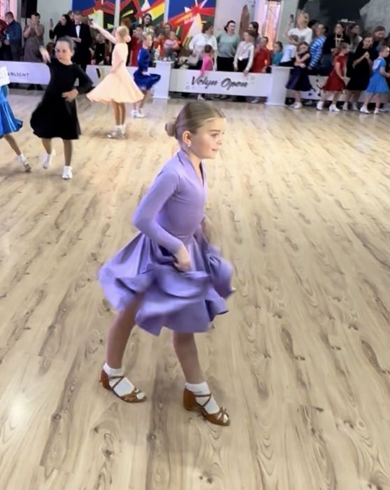 Продам бальне плаття