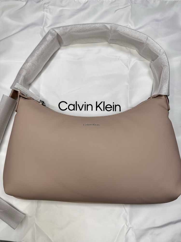 Сумка calvin klein soft faux leather shoulder bag оригінал
