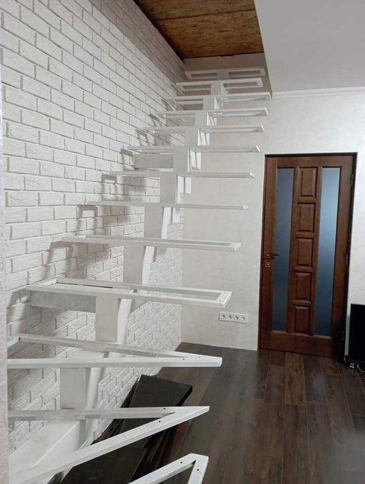 Металеві сходи та перила в стилі