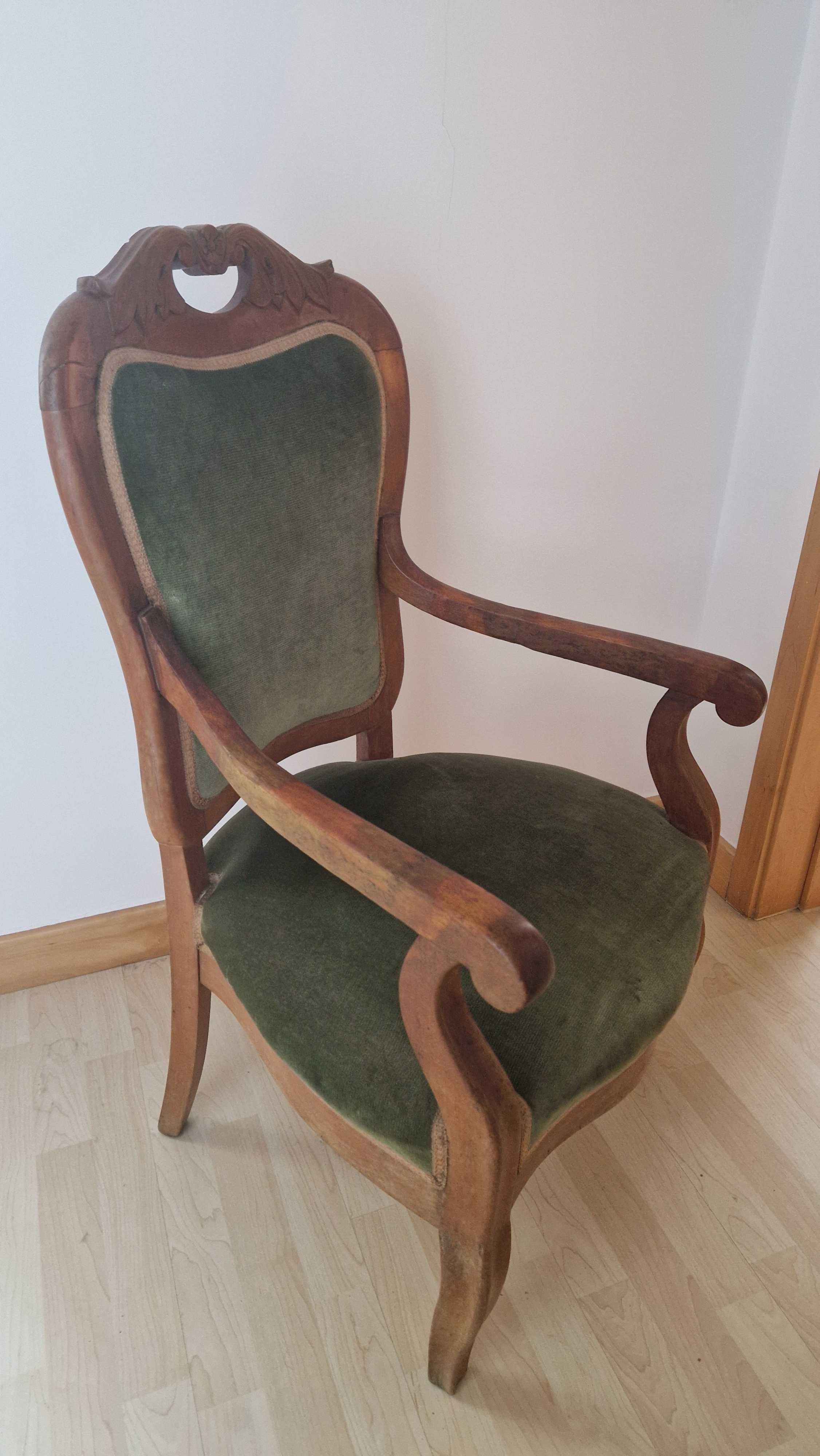 Poltrona vintage em madeira maciça