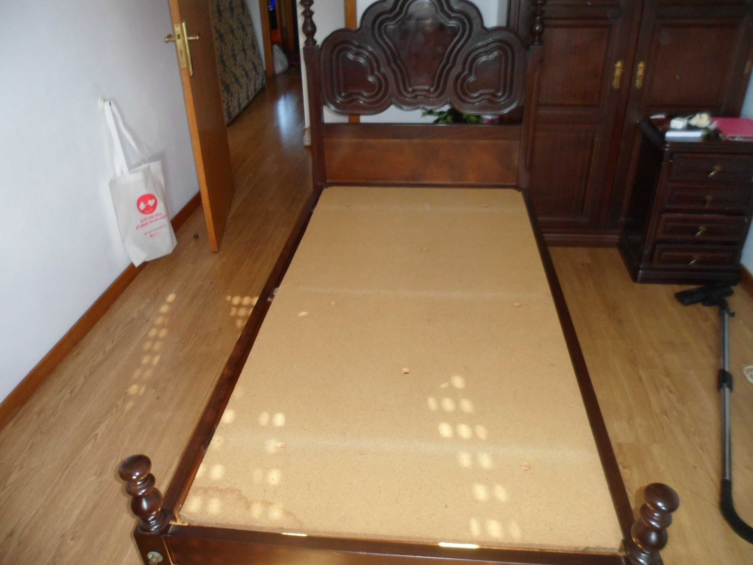 Cama de Solteiro madeira maciça