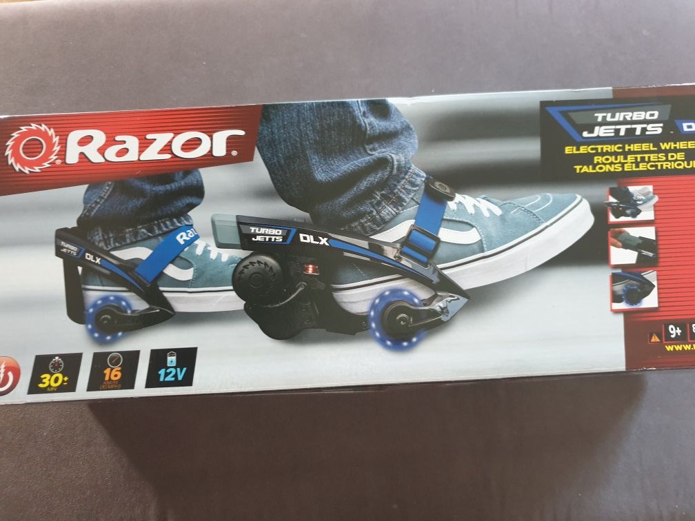 Wrotki elektryczne Razor turbo jest dlx