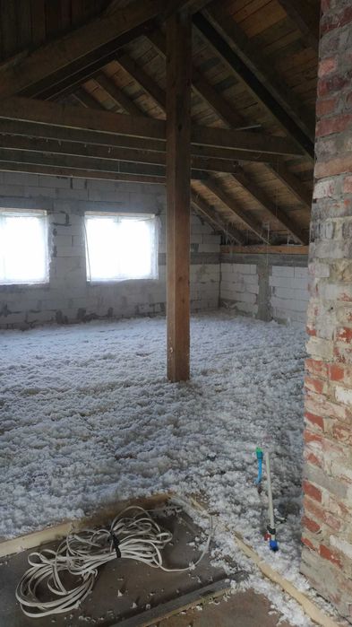 Wdmuchiwanie Wełny Drzewna Mineralna Knauf Stropodach Celuloza