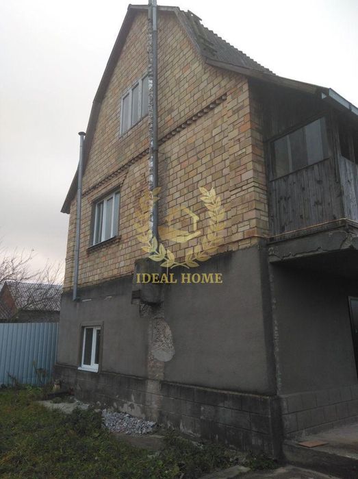 Продається двоповерховий будинок в Бабинцях.