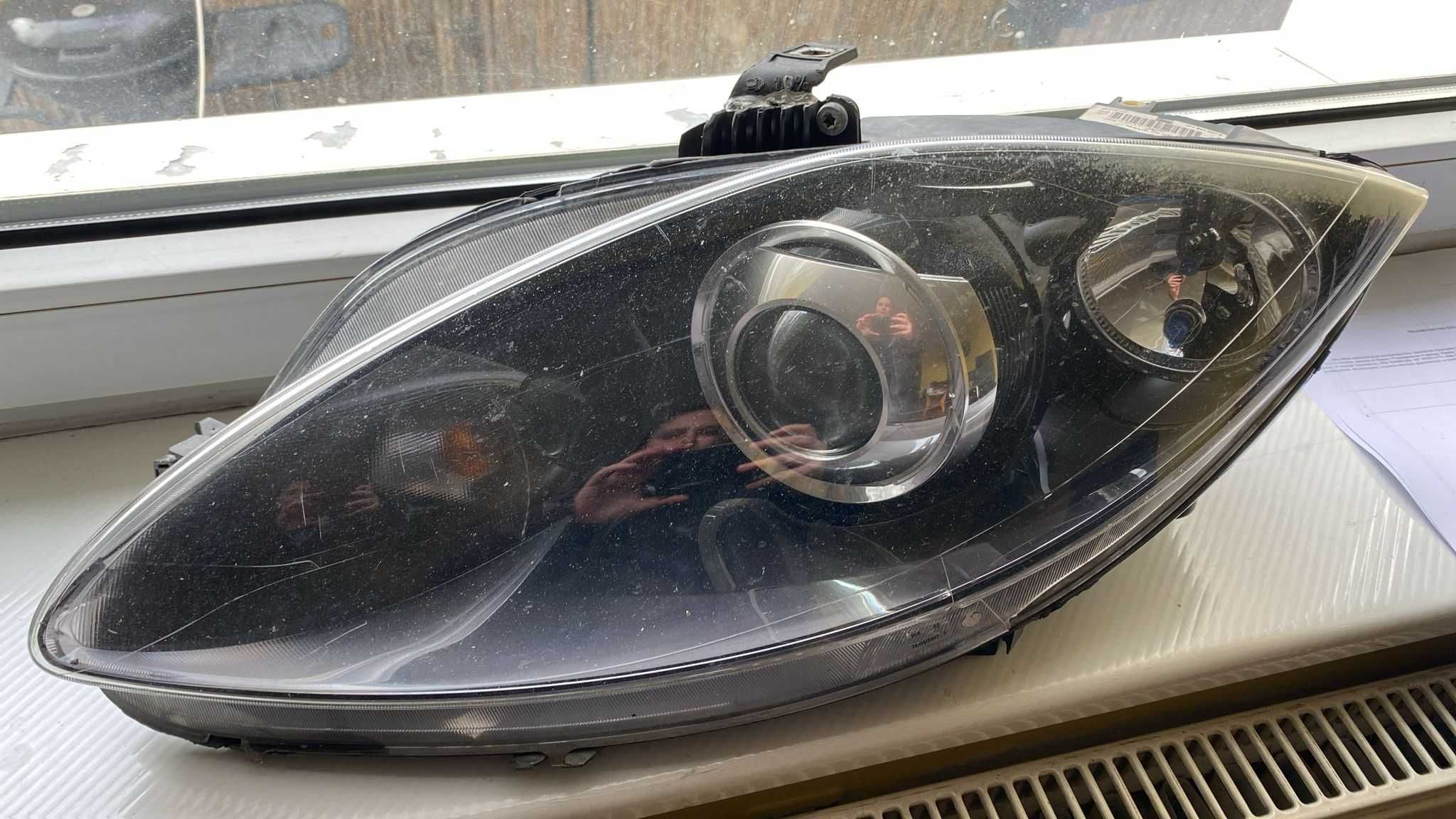 Lampa reflektor BI XENON skrętny Seat Leon 2 II LEWY przód lewa EU