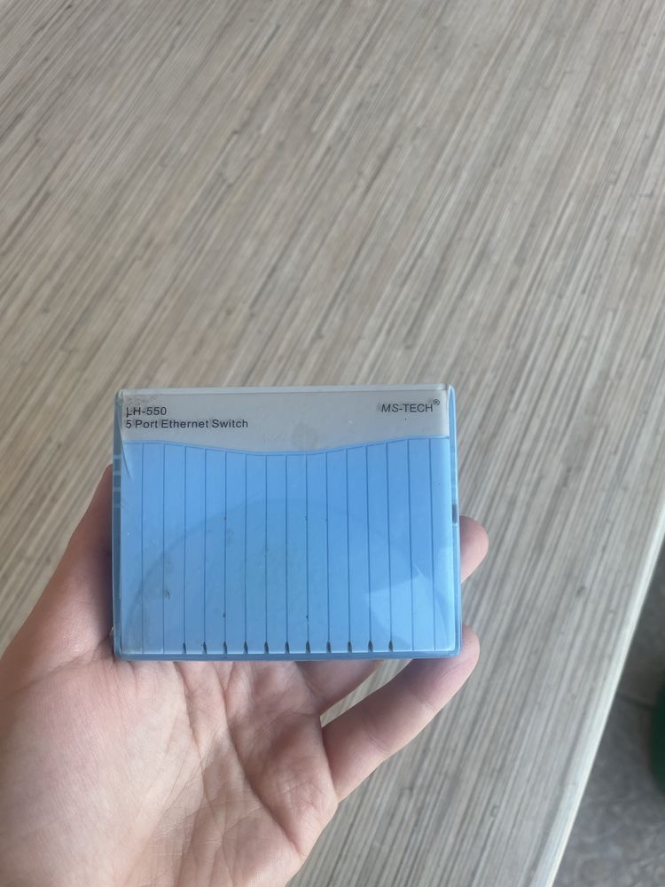 5-portowy przełącznik Ethernet MS-TECH LH-550.
