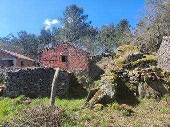 Quintinha rural em fase de reconstrução