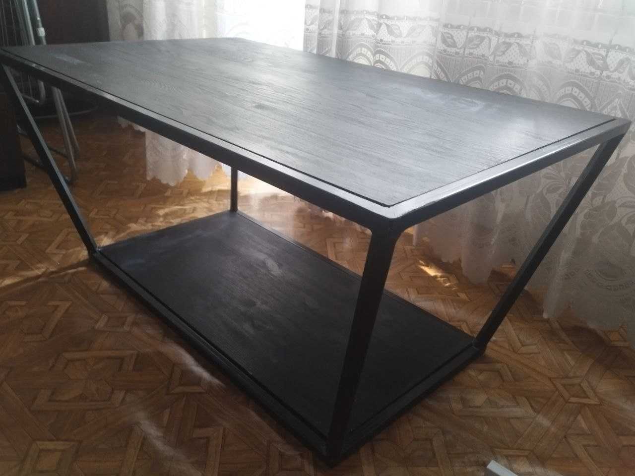 Журнальний столик із натурального дерева в loft стилі