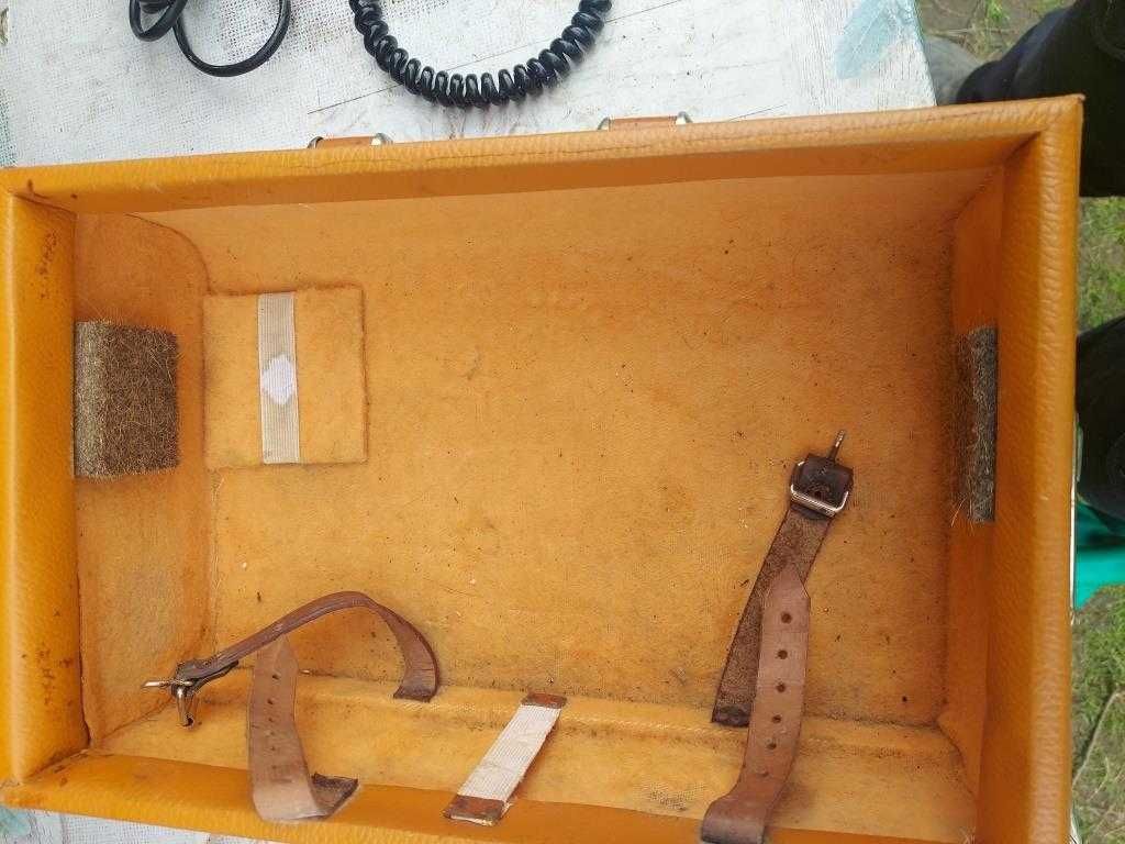 Stary Telefon w walizce niemiecki nr 36