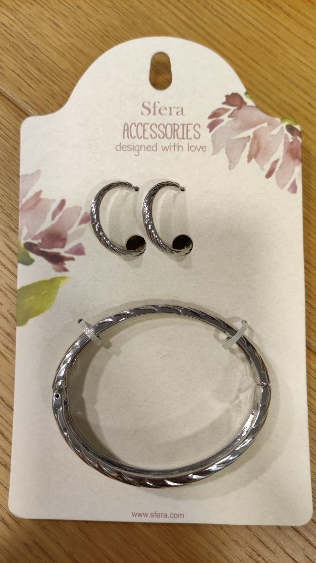 Conjunto de brincos e pulseira Sfera