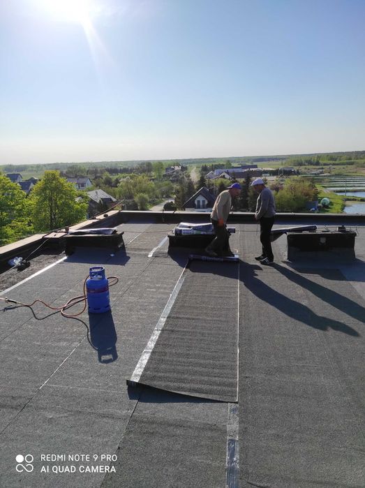 Usługi dekarskie, krycie papa i docieplenia.