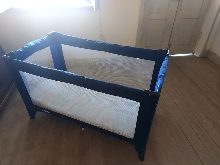 Berço transportável com colchão