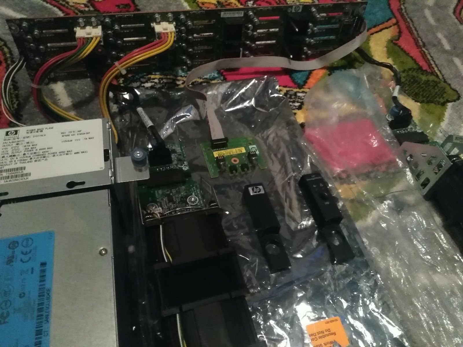 Продам дисковую "полку" HP StorageWorks D2700 (AJ941A)