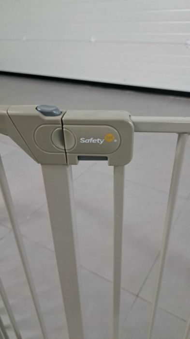 Barreira de segurança bebé