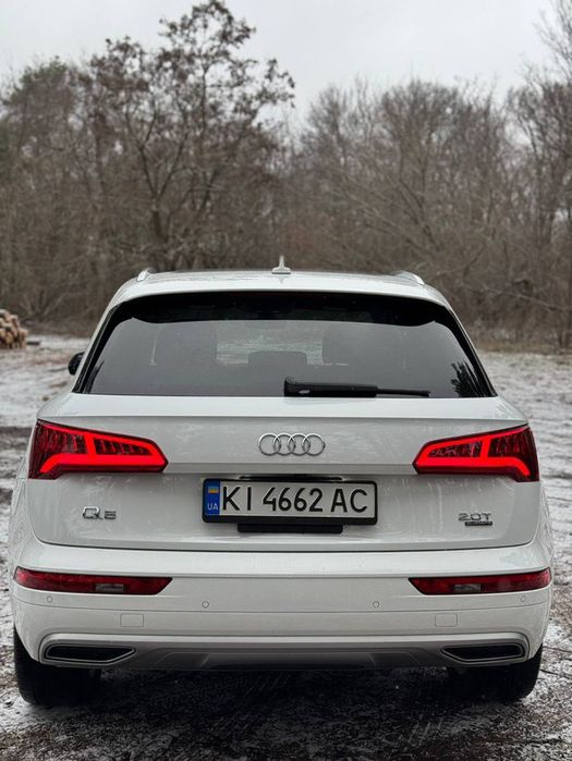 Задній правий ліхтар Audi Q5 2018 USA (80A945094A)