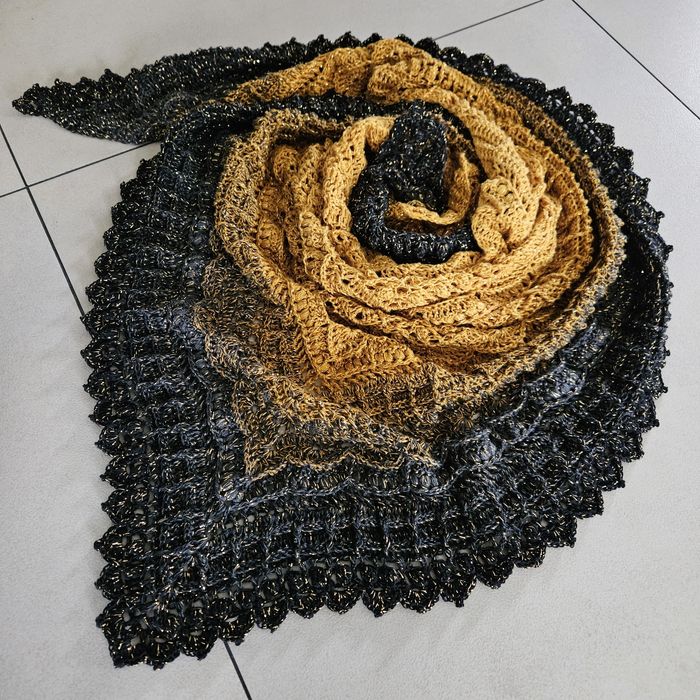 Chusta robiona na szydełku rękodzieło Handmade idealna na prezent